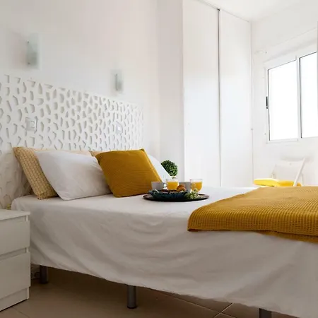 Song Of The Sea: Ocean Balcony & Stairs To The Sea Apartment *
